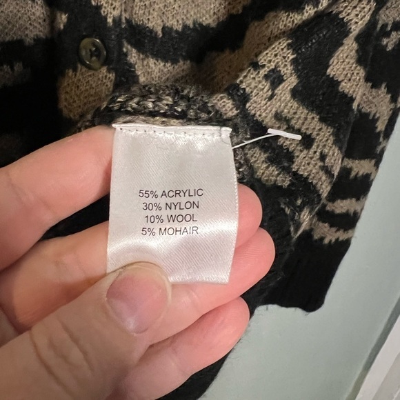 Pam & Gela Tiger-Stripe animal print Cardigan - Picture 5 of 6